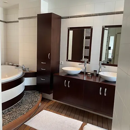 Hotell De Baz *